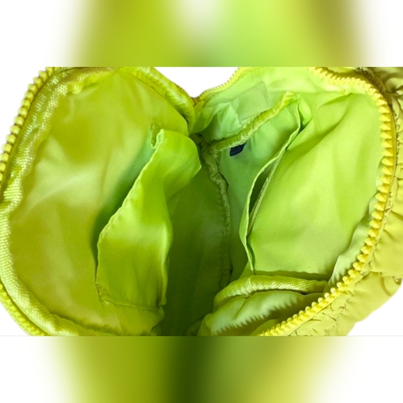 Madison West NEW Mini Lime Green Quilted Puffer Sling Backpack - Picture 6 of 7